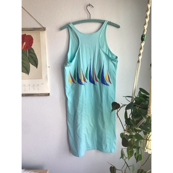 • Vntg T-shirt Dress• - Picture 2 of 3